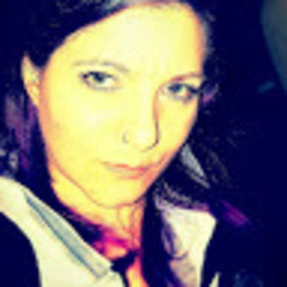 Meet your Posher, Stephanie - Picture 1 of 1